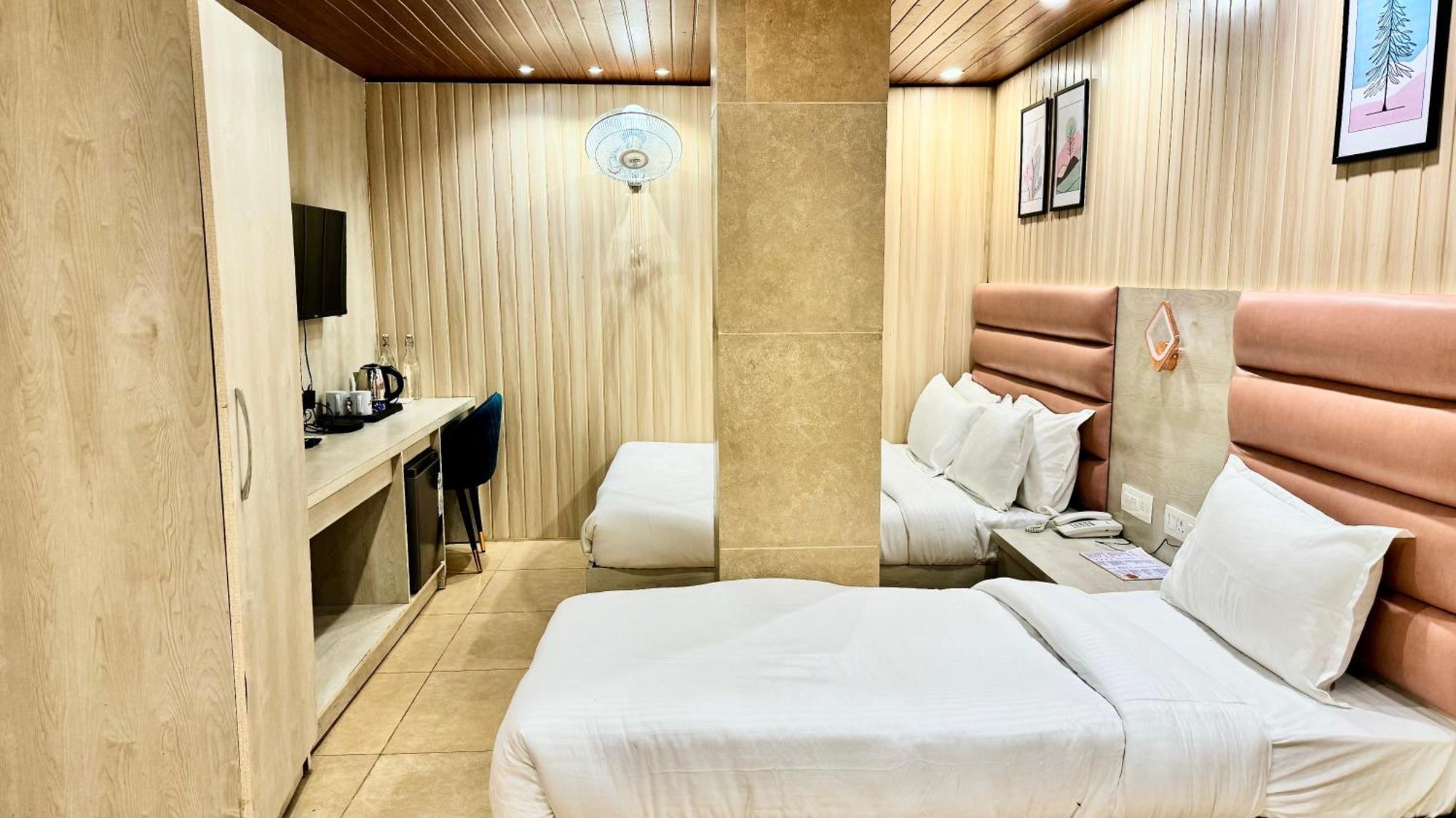Hotel Pride Inn - 800 Mts From Mall Road Mussoorie Exteriör bild