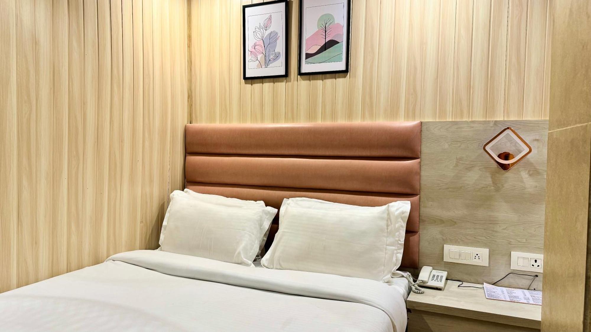 Hotel Pride Inn - 800 Mts From Mall Road Mussoorie Exteriör bild