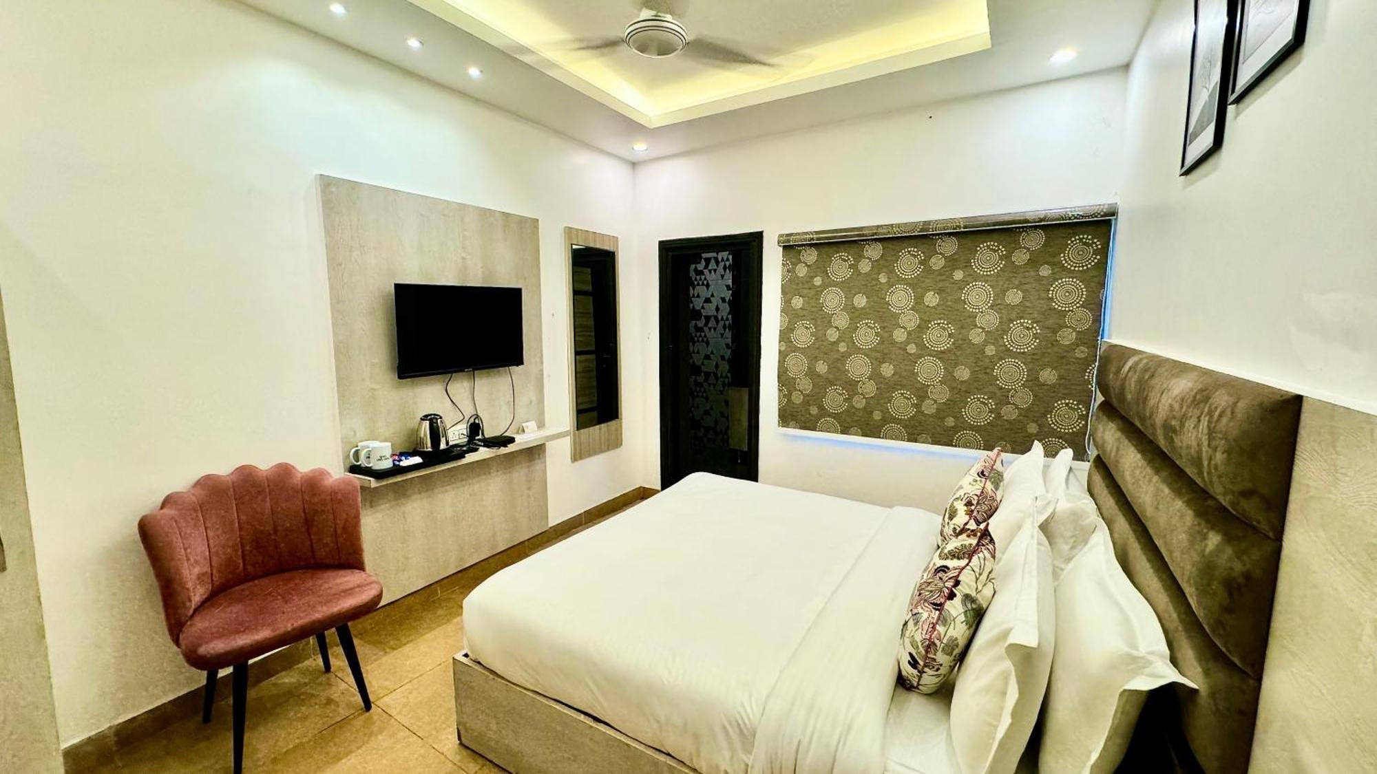 Hotel Pride Inn - 800 Mts From Mall Road Mussoorie Exteriör bild
