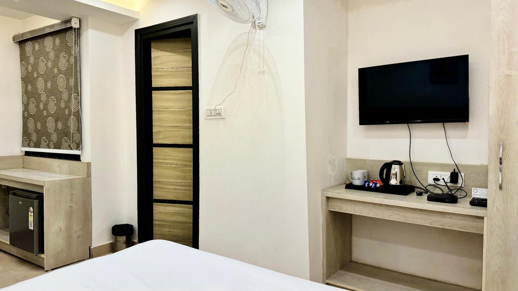 Hotel Pride Inn - 800 Mts From Mall Road Mussoorie Exteriör bild