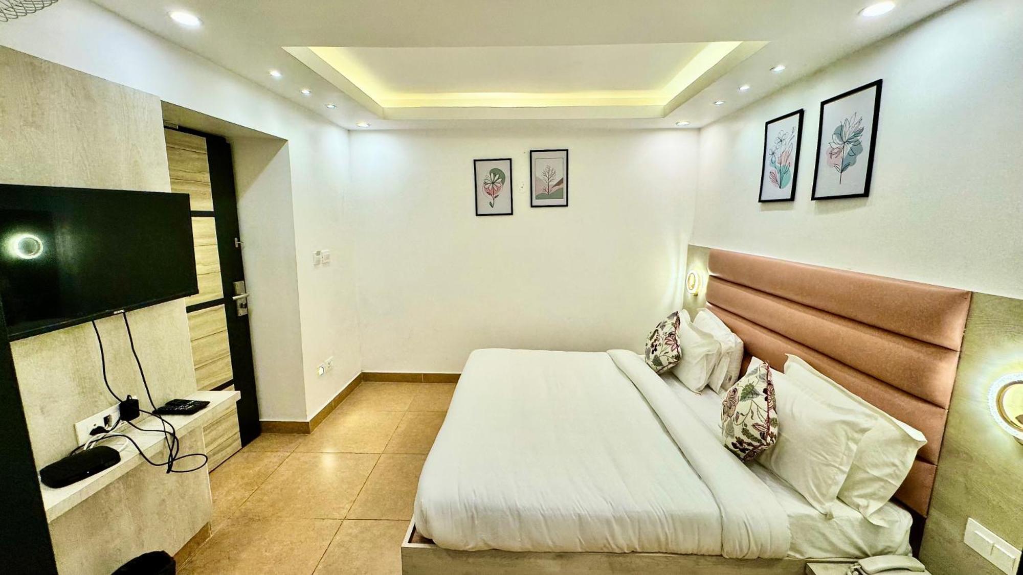 Hotel Pride Inn - 800 Mts From Mall Road Mussoorie Exteriör bild