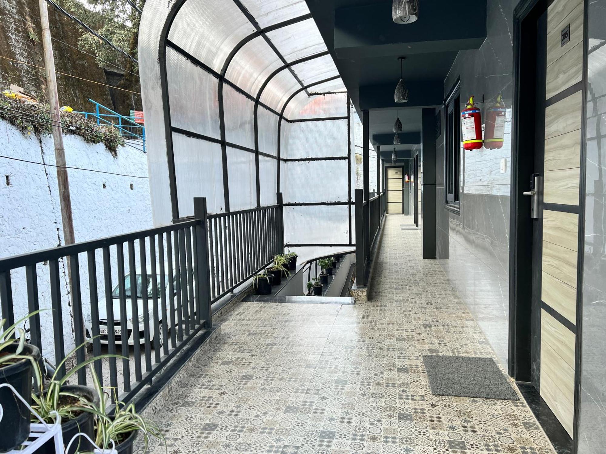 Hotel Pride Inn - 800 Mts From Mall Road Mussoorie Exteriör bild