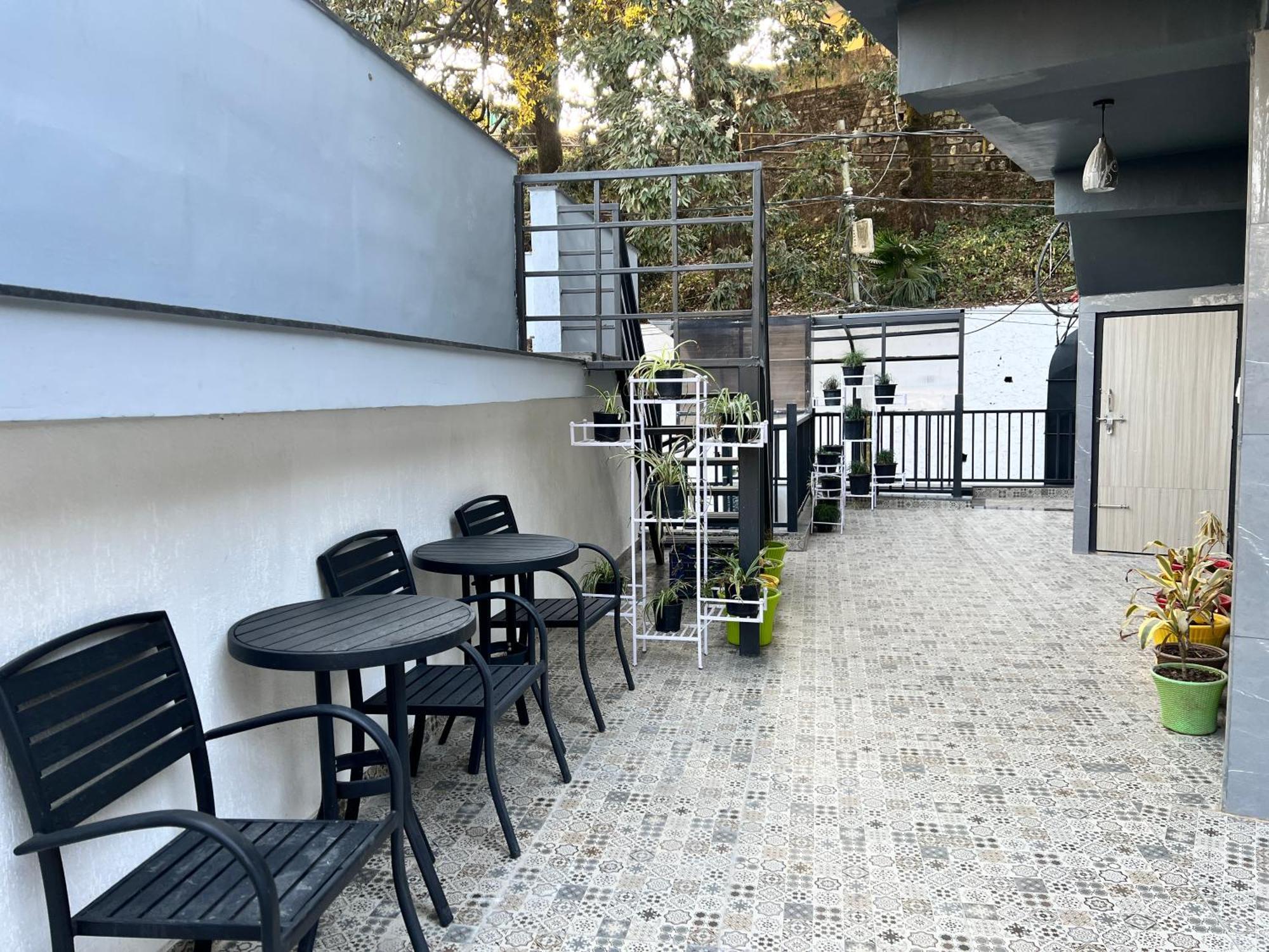 Hotel Pride Inn - 800 Mts From Mall Road Mussoorie Exteriör bild